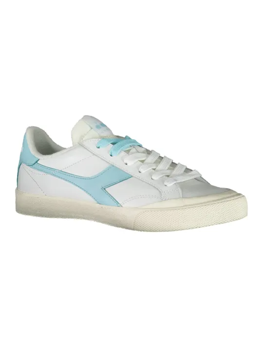 "Diadora Klassiker: Weiß-Blauer Sneaker für zeitlosen Stil"