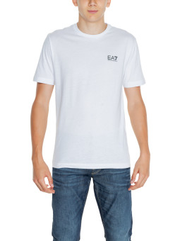 Weißes EA7 T-Shirt Modell trägt