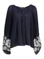 "KOCCA Hemden im Sale | Elegante KOCCA Langarmbluse mit Filigraner Stickerei – Femininer Look mit Weitem Halsausschnitt und Modischen Details, Perfekt online kaufen"|Planet-Deluxe