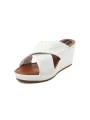Weiße Keilsandalen mit dicker Sohle