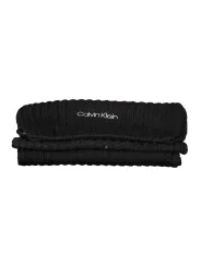 "Calvin Klein Halstücher im Sale | **Calvin Klein K60K608496_NERO_BAX - Eleganter Schwarzer Strickschal mit Logo-Detail** online kaufen"|Planet-Deluxe