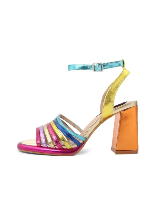 Goldene Sandalette mit orangefarbenem Blockabsatz