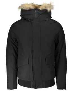 "Woolrich NE100: Ultimative Winterjacke für kalte Tage"