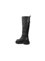 Schwarzer Lederstiefel mit klobiger Sohle