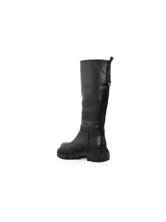 Schwarzer Lederstiefel mit klobiger Sohle