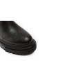 Schwarze Lederstiefel mit dicker Sohle