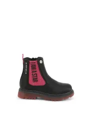 Schwarze Lederstiefel mit pinkem Detail