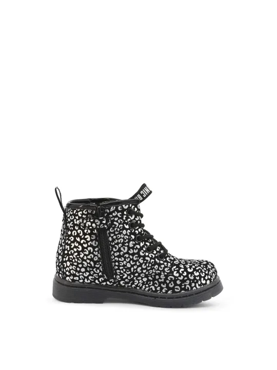 Schwarze Stiefelette mit Animalmuster.