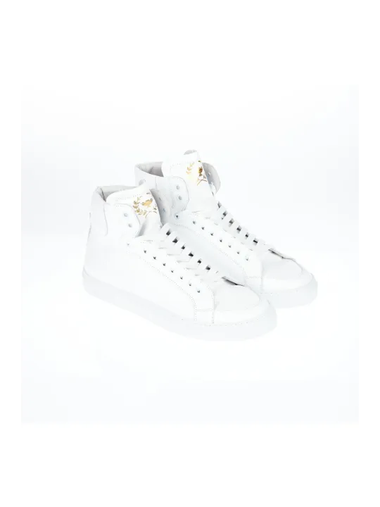 Weiße High-Top-Sneakers mit Stern