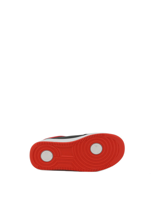 Schwarze und rote Sneaker-Design