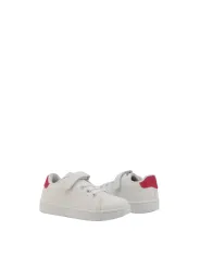 Weiße Sneaker mit Fuchsia-Akzent