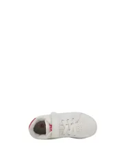 Weiße Sneaker mit rotem Detail