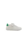 Weiße Sneaker mit grünem Absatz