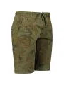 Grüne Shorts mit Palmenmuster