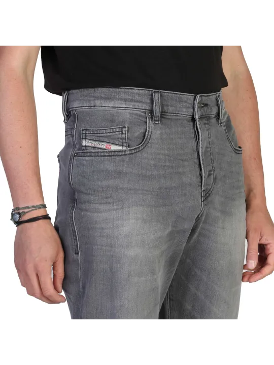 Graue Diesel Jeans, lässiger Look