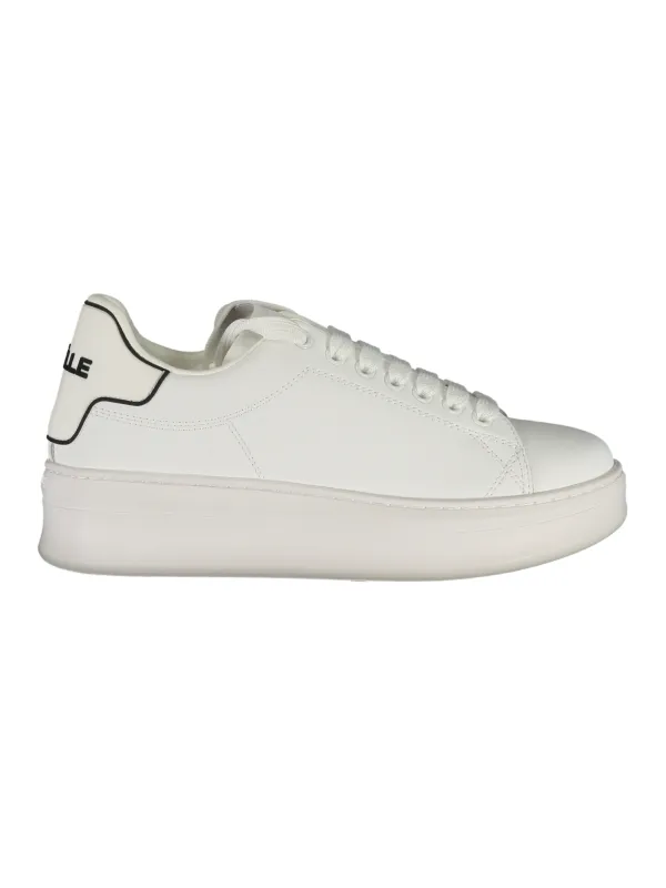 "Gaelle Paris Sneakers: Doppellogo & Kontrastdetails" "Gaelle Paris Sneakers: Doppellogo & Kontrastdetails"