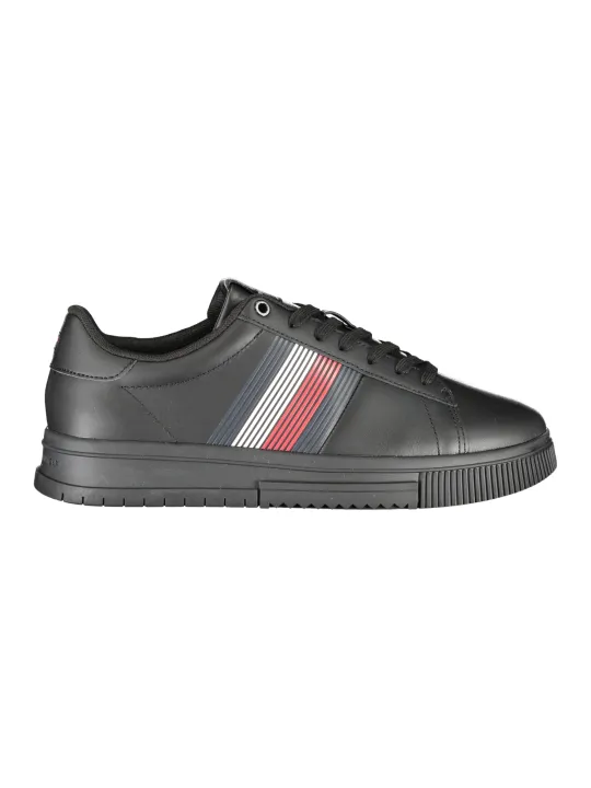 Tommy Hilfiger Sneaker – Kontrastdetails & Logo Design