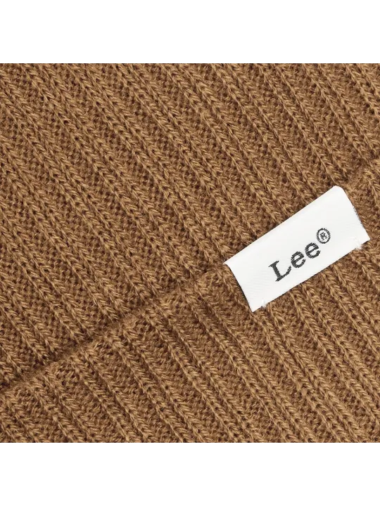 Braunes Strickmuster mit Lee Etikett