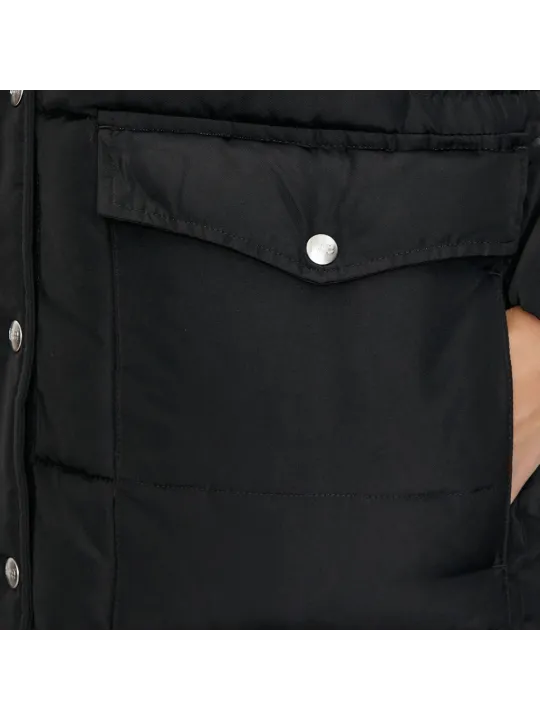Schwarze Jacke mit silbernen Knöpfen