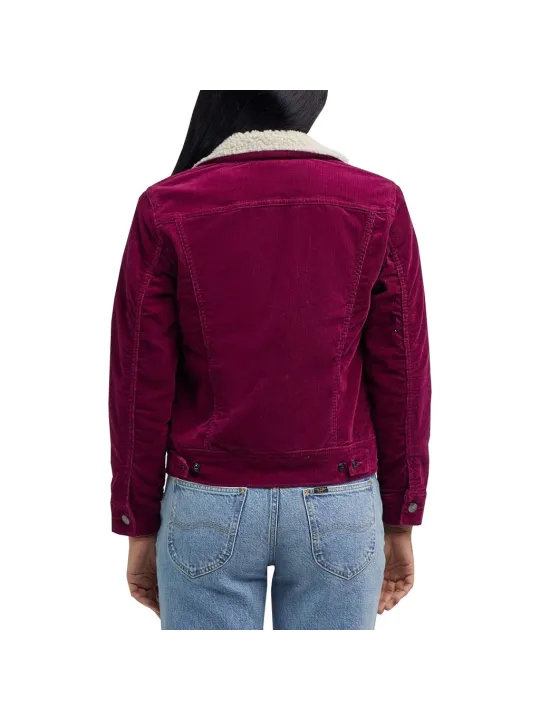 Violette Jeansjacke mit weißem Innenfutter