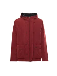 Roter Wintermantel mit Kapuze