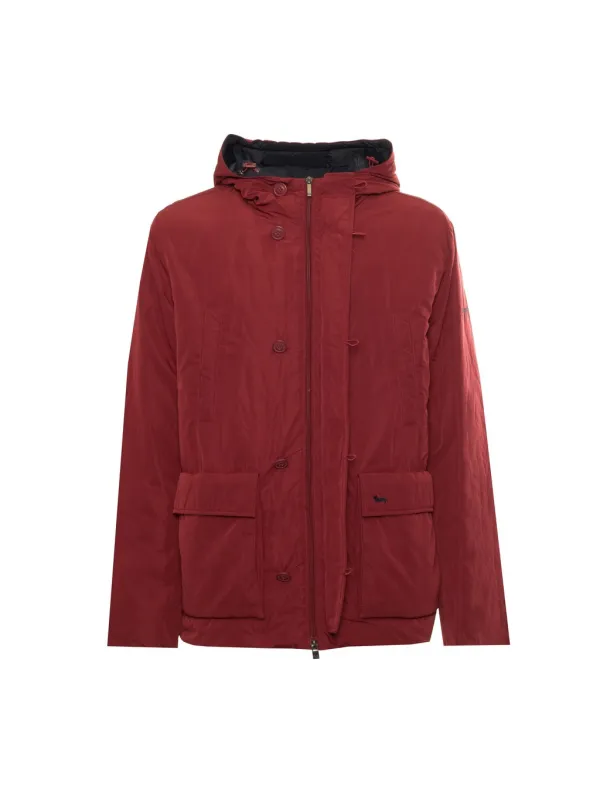 Roter Wintermantel mit Kapuze