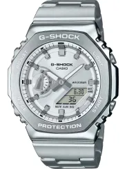 Graue Casio G-Shock Digitaluhr am Handgelenk