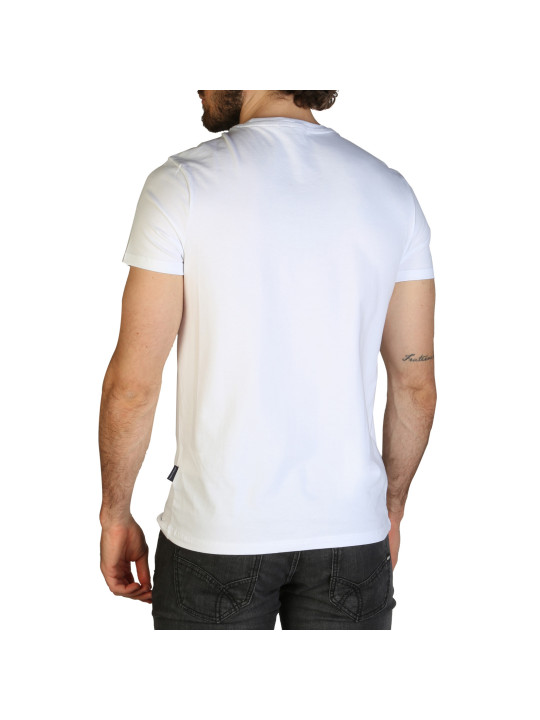 Weißes T-Shirt mit schwarzer Jeans