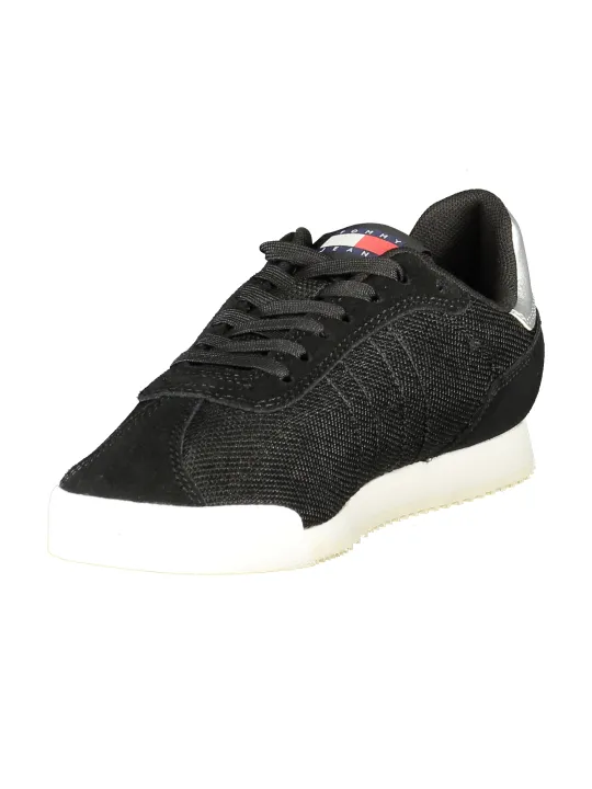 "Tommy Hilfiger Sneaker: Nachhaltig mit Kontrastdetails"