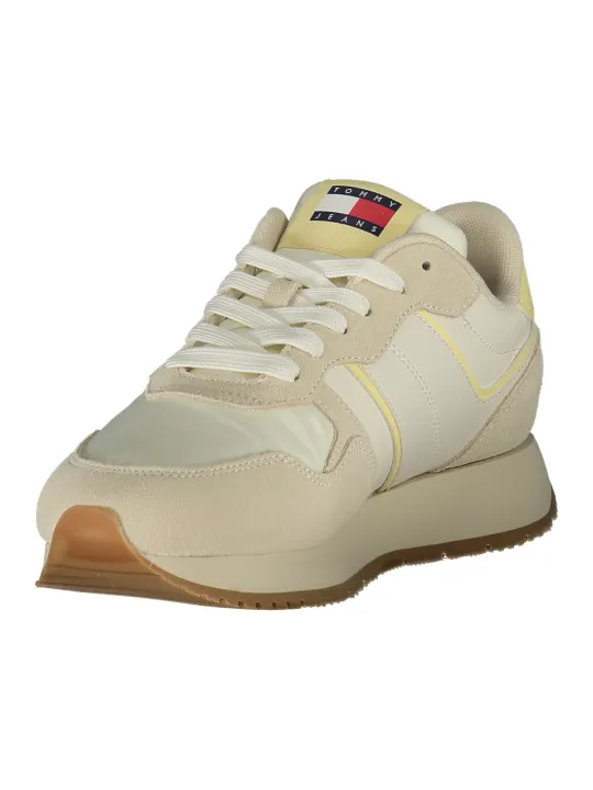 Tommy Hilfiger Sneakers: Stilvolle Kontrastdetails & Komfort
