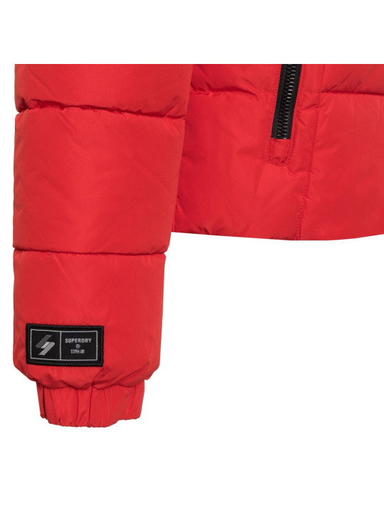 Rote Superdry-Jacke mit Logo