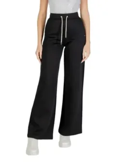 "Guess Active Damenhose Schwarz - Herbst/Winter Must-Have"