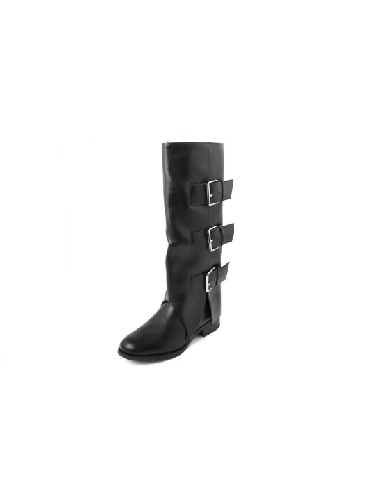 Schwarze Lederstiefel mit Schnallen