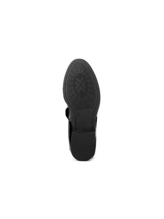Schwarze Schuhsohle mit Profilstruktur