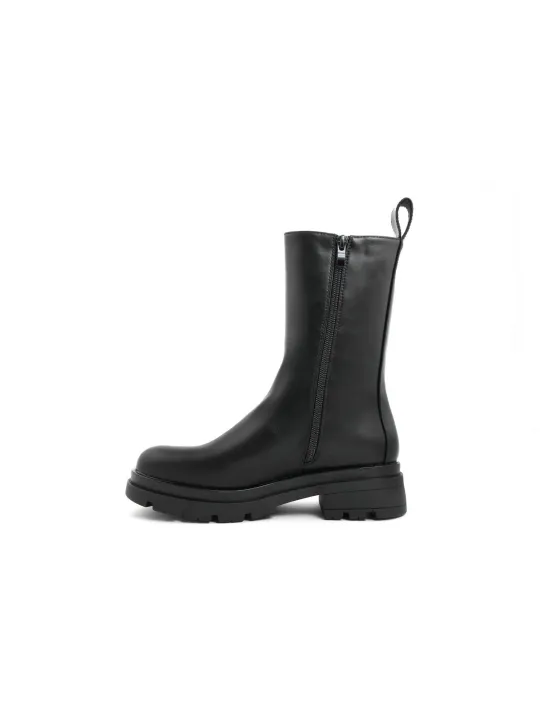 Schwarze Lederstiefel mit dicker Sohle