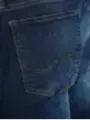 Dunkle Jeans mit gelber Naht