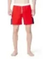 Rote Fila Badehose am Mann