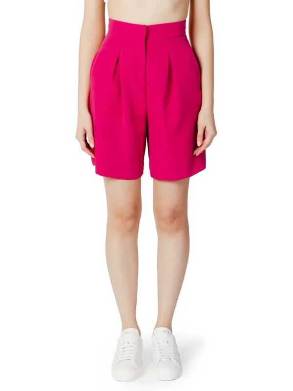Magenta-pink hochtaillierte weite Shorts Magenta-pink hochtaillierte weite Shorts