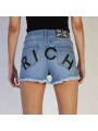 Blaue Jeansshorts mit Flagge