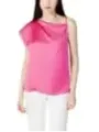 Zartrosa Seidentop, asymmetrischer Schnitt