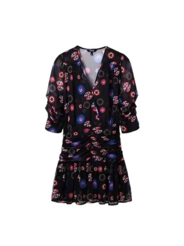 Blumiges, kurzes Kleid mit Rüschen Blumiges, kurzes Kleid mit Rüschen