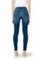 Schlanke, mittelblaue Damen-Jeans von Pepe