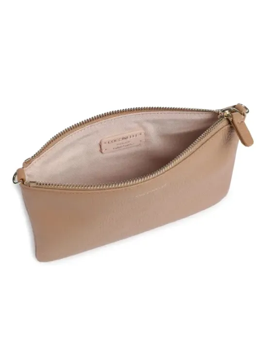 "Coccinelle Umhängetaschen im Sale | "Damen Leder Clutch mit Zipper und Logo von Coccinelle" online kaufen"|Planet-Deluxe