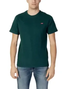 Levi's T-Shirt Jeans Modell trägt