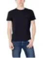 Blaues Polohemd mit rotem Logo