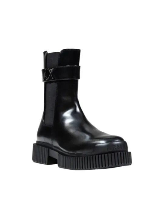 "Armani Exchange Stiefel im Sale | Armani Exchange Damen Stiefel - Herbst/Winter Kollektion, Schwarz mit Runder Spitze - Artikelcode: XW001634 AF17474 online kaufen"|Planet-Deluxe