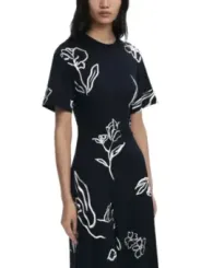 "Desigual Kleider im Sale | Desigual Damenkleid - Florales Herbst/Winter-Kleid in Schwarz mit Rundhalsausschnitt und kurzen Ärmeln - Artikelcode: 25WWVK44 online kaufen"|Planet-Deluxe