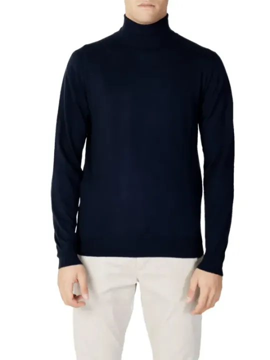 Schwarzer Rollkragenpullover mit langen Ärmeln