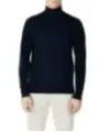 Schwarzer Rollkragenpullover mit langen Ärmeln
