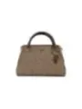 "Guess Einzelstücke & Seltenheiten im Sale | GUESS Damenhandtasche - Stylische Braune Herbst-Winter Tasche mit Muster online kaufen"|Planet-Deluxe
